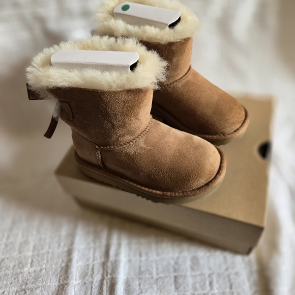 T Mini Bailey Bow II UGG 9c Chestnut Brown - Picture 7 of 12